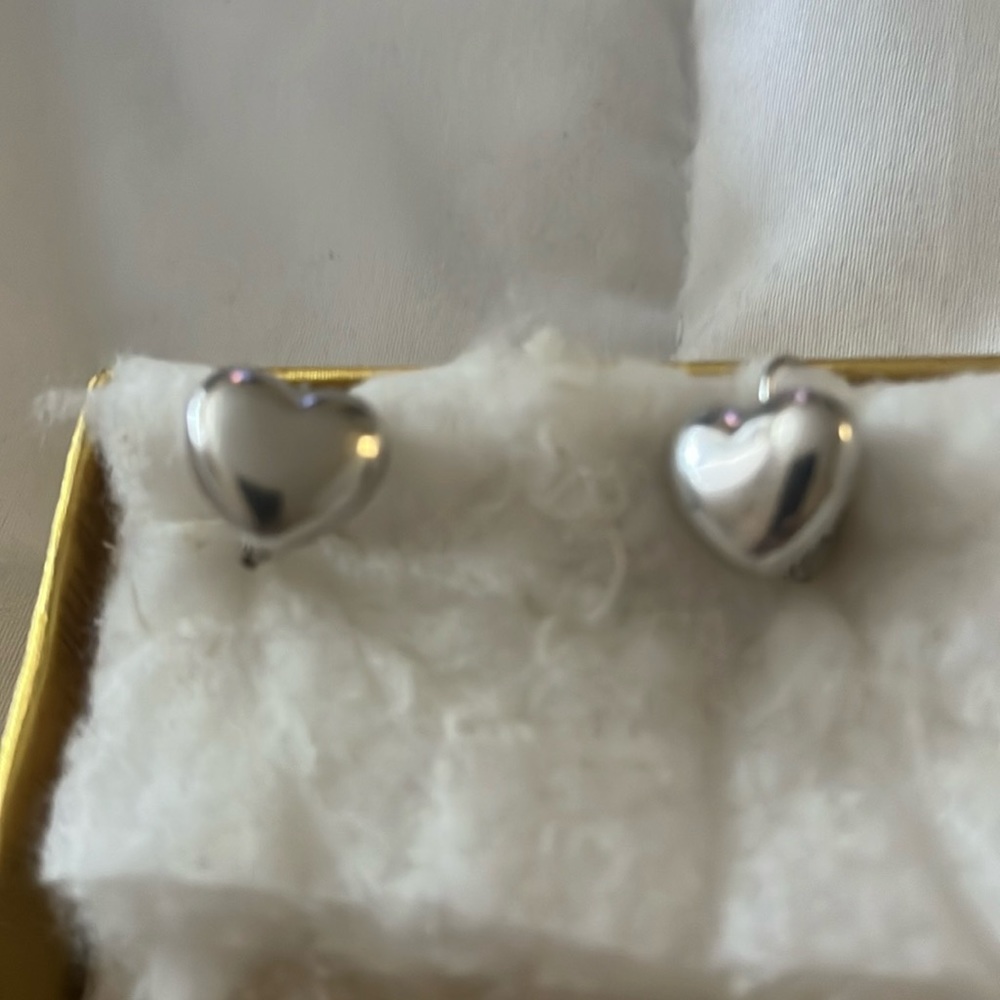 Silver (plated) hearts ear drop earrings